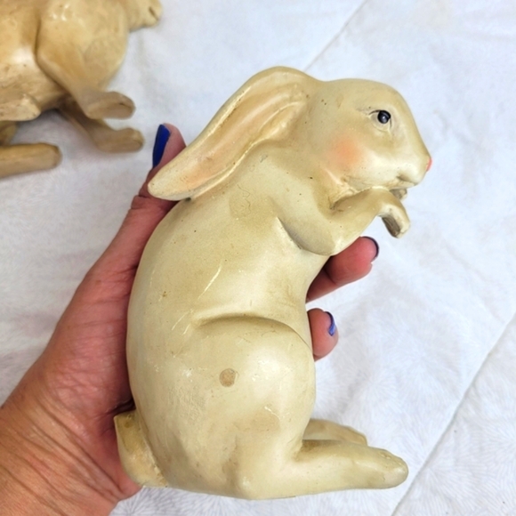 2 Charming Tan Resin Rabbit Figurines Antique Glaze Rustic Finish Easter Garden - Picture 12 of 12
